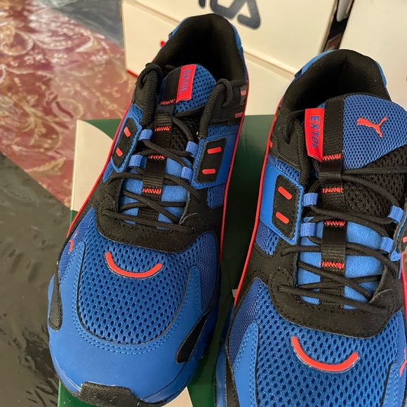 Mens Pumas size 12 - Picture 3 of 5